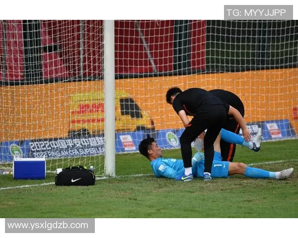 深入分析深圳足球队边路渗透战术的特点与应用策略